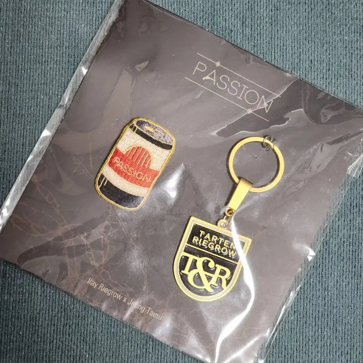 [BUNJANG] Yujin PASSION+DASHIM Keyring & Patch Set / 유우지 패션 PASSION+다심 키링 와펜 세트, 허브 루프