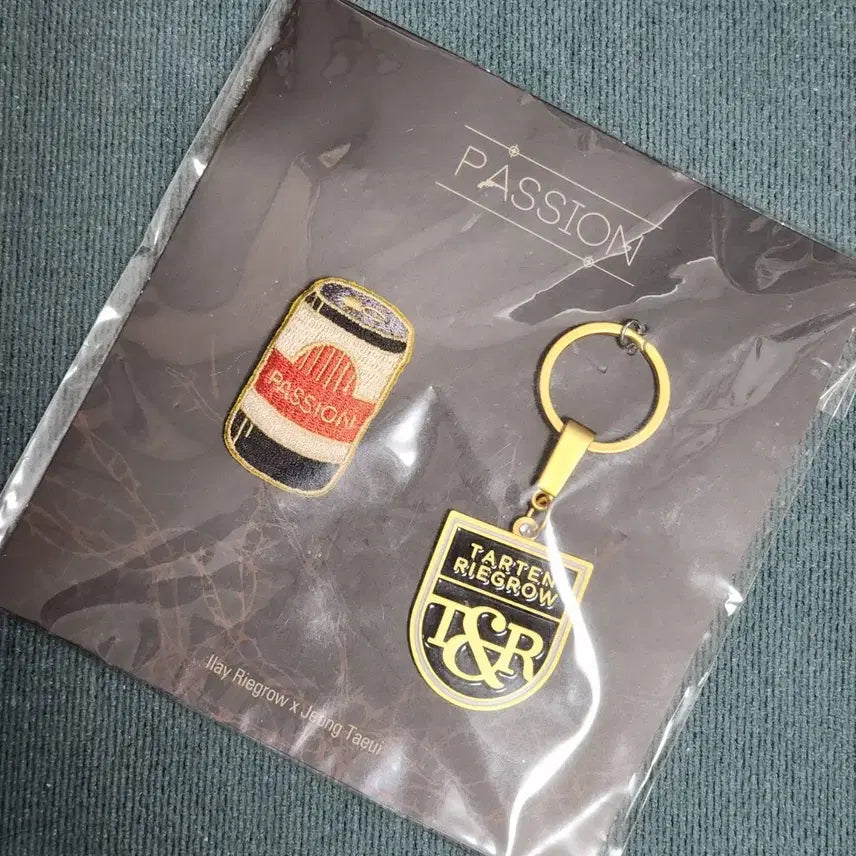 [BUNJANG] Yujin PASSION+DASHIM Keyring & Patch Set / 유우지 패션 PASSION+다심 키링 와펜 세트, 허브 루프