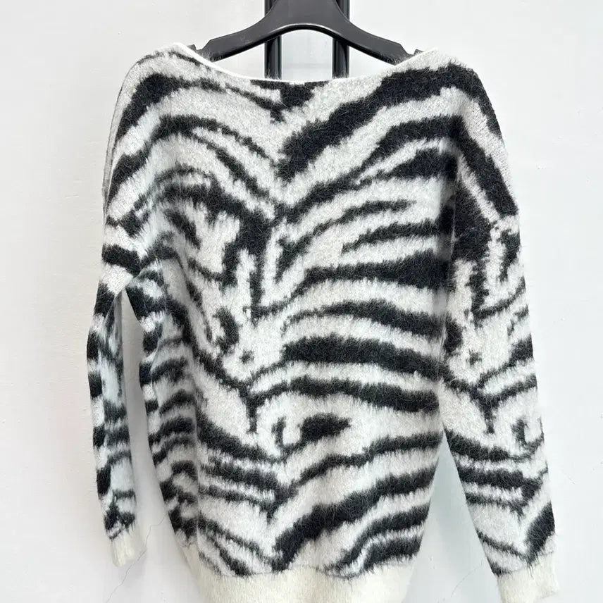 [BUNJANG] Maje Animal Print Knit / 정품 마쥬 maje 앙고라 울 혼방 애니멀 프린팅 니트