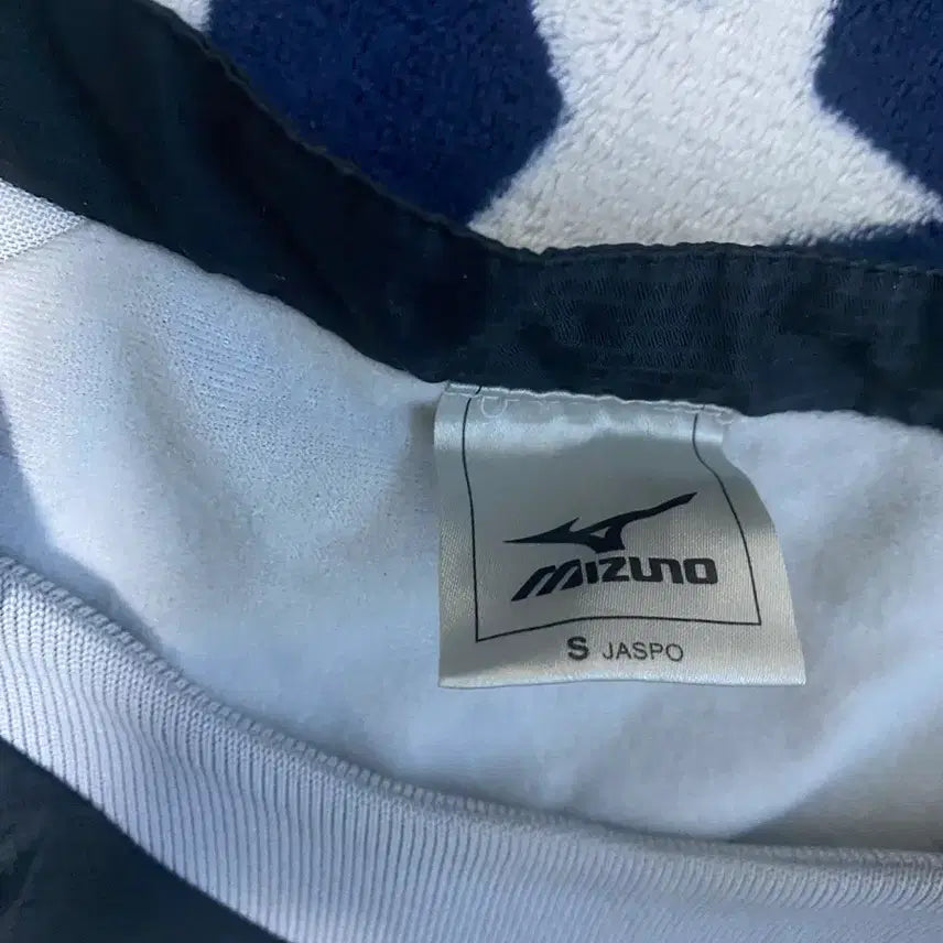 [BUNJANG] Mizuno Oreo Winter Warm-up Jacket / 미즈노 스트릿 오레오 동계 웜업