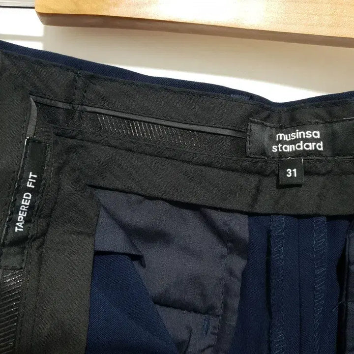 [BUNJANG] Musinsa Standard Tapered Crop Hidden Banding Slacks / 무탠다드 테이퍼드 크롭 히든밴딩 슬랙스 31_M1962