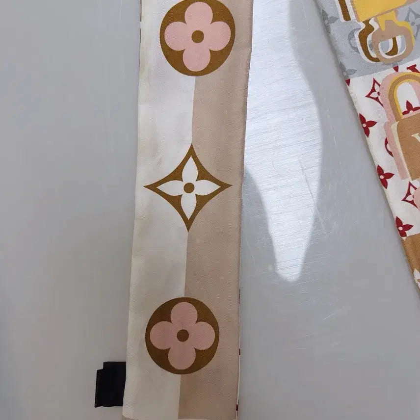[BUNJANG] Louis Vuitton Monogram Bandana Scarf / 루이비통 방도 스카프 자물쇠 모노그램