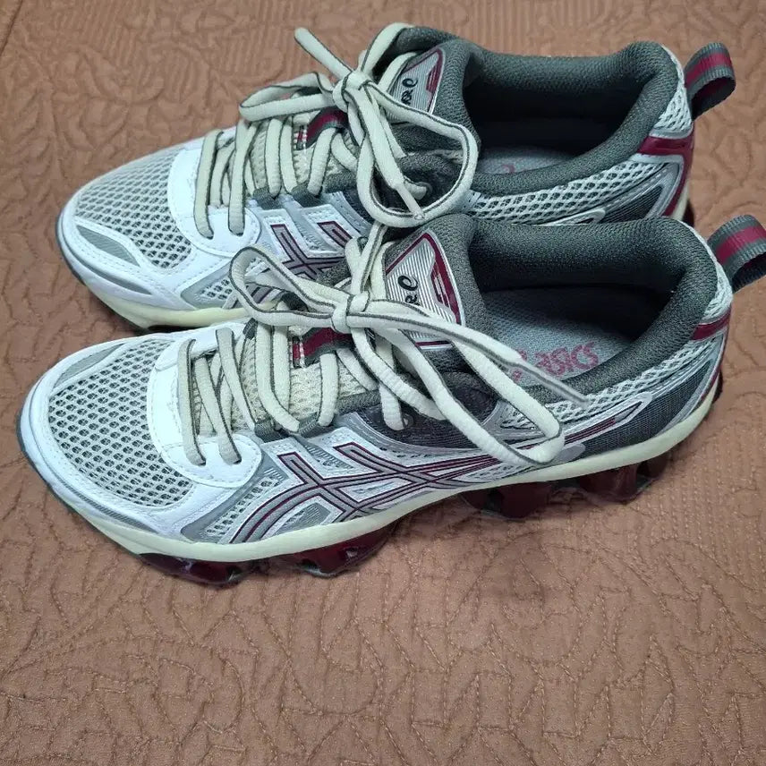 [BUNJANG] Asics Gel Quantum Kinetic Running Shoes (240) / 240 아식스 젤 퀀텀 키네틱 런닝화 운동화 [1098]