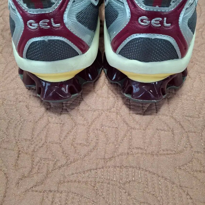 [BUNJANG] Asics Gel Quantum Kinetic Running Shoes (240) / 240 아식스 젤 퀀텀 키네틱 런닝화 운동화 [1098]
