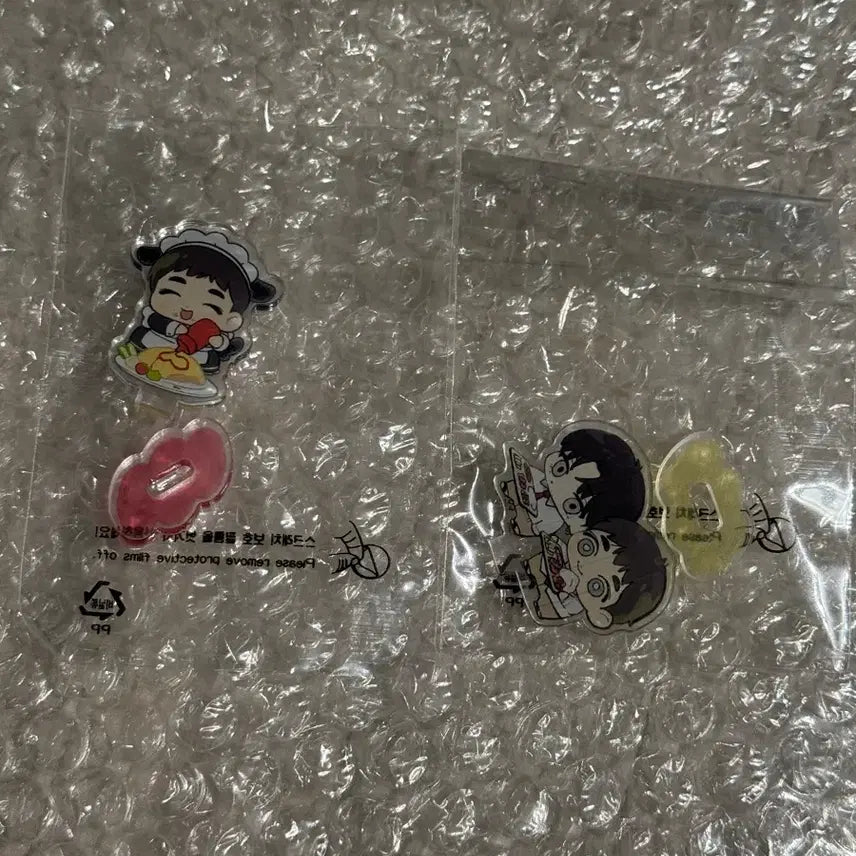 [BUNJANG] OnlyOneOf Junji Acrylic Standee / 백라이트 미니 아크릴스탠드 한입영운 많이주세요 일괄