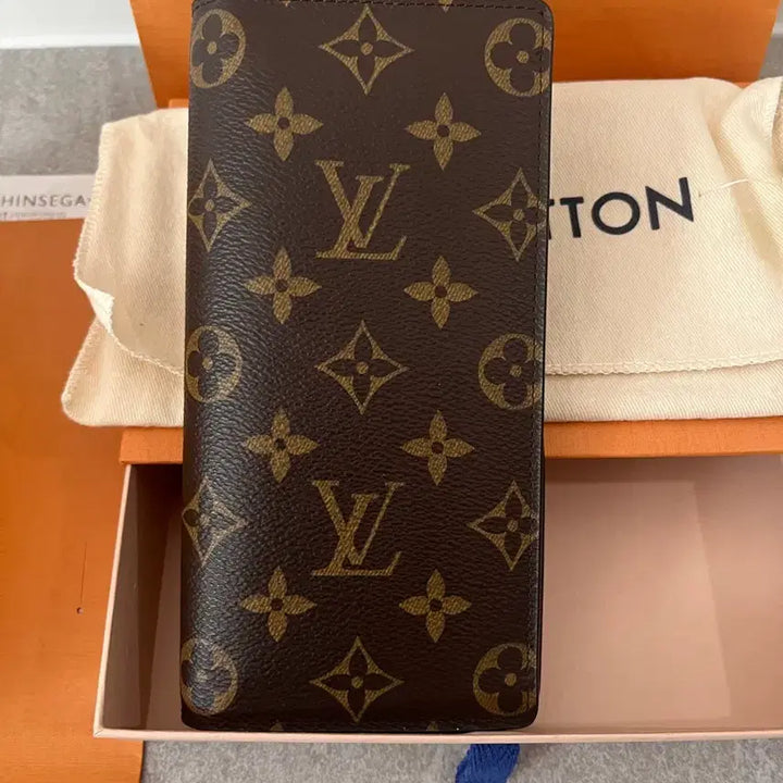 [BUNJANG] Louis Vuitton Brazza Wallet / 루이비통 브라짜 월릿