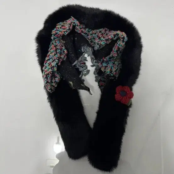 [BUNJANG] Embroidered Fur Muffler / 자수 퍼 머플러(보관만O)
