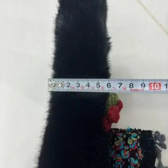 [BUNJANG] Embroidered Fur Muffler / 자수 퍼 머플러(보관만O)