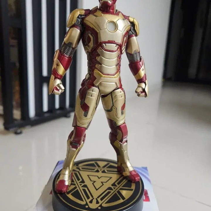[BUNJANG] Sega Premium Iron Man 3 Glow-in-the-Dark Figure / 세가 프리미엄 아이어맨3 축광ver 피규어 개봉양품
