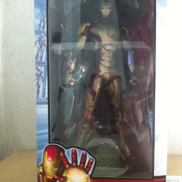 [BUNJANG] Sega Premium Iron Man 3 Glow-in-the-Dark Figure / 세가 프리미엄 아이어맨3 축광ver 피규어 개봉양품
