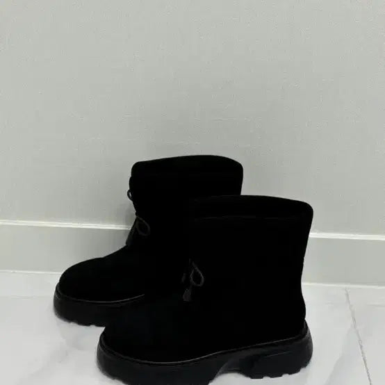 [BUNJANG] Black Suede Short Ribbon Boots / 블랙 스웨이드 숏 리본 부츠(거의 보관)