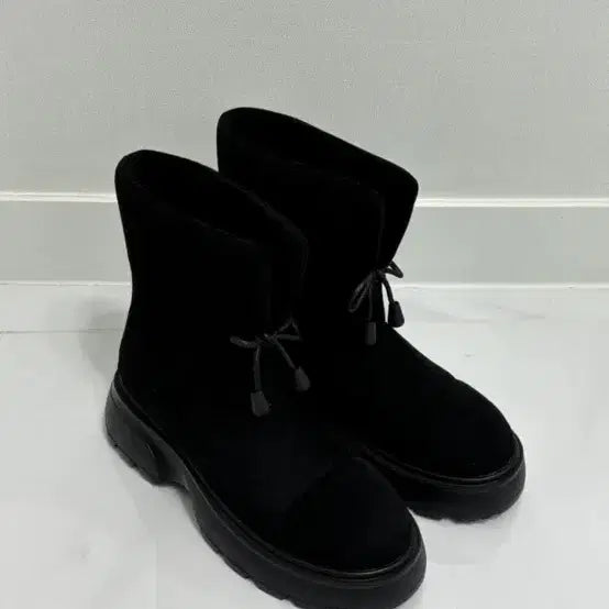 [BUNJANG] Black Suede Short Ribbon Boots / 블랙 스웨이드 숏 리본 부츠(거의 보관)