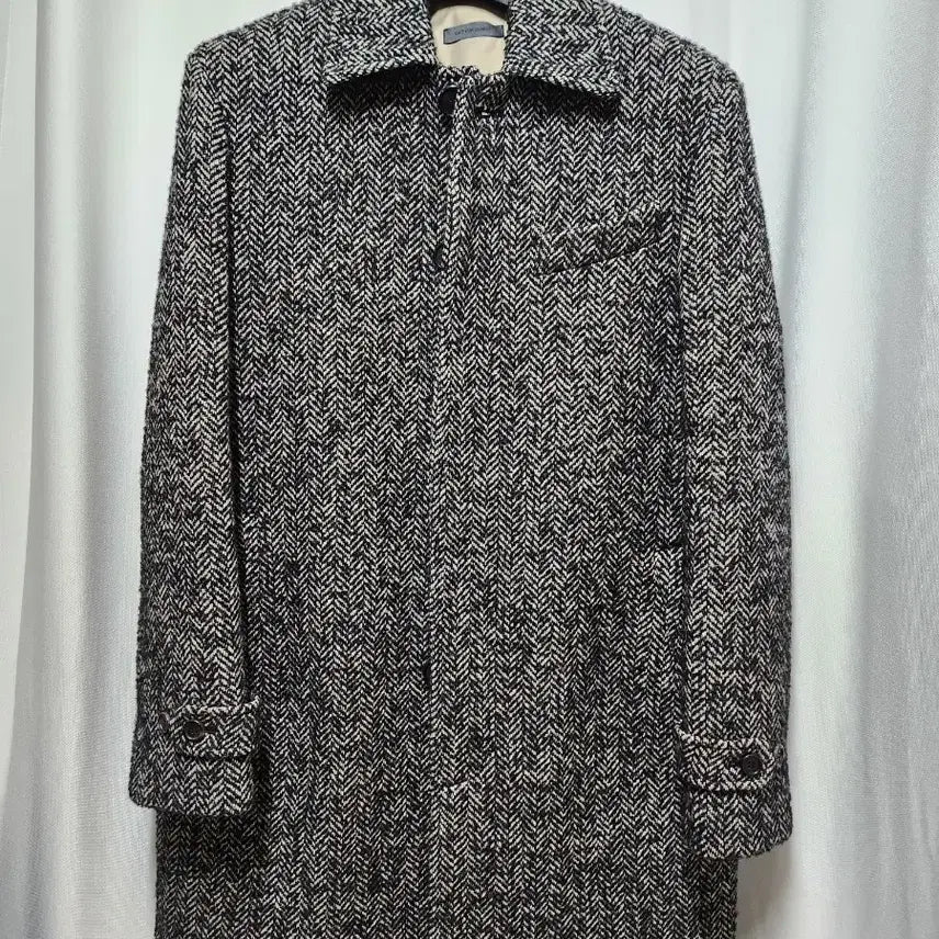 [BUNJANG] TXT Herringbone Coat (M Size) / 터티뮤 헤링본 코트 팝니다 M사이즈(95~100)