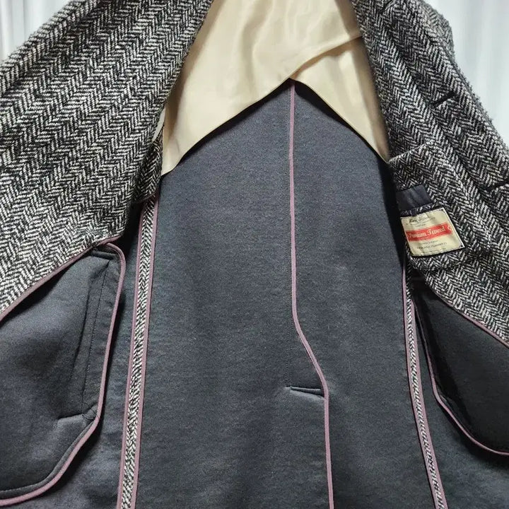 [BUNJANG] TXT Herringbone Coat (M Size) / 터티뮤 헤링본 코트 팝니다 M사이즈(95~100)