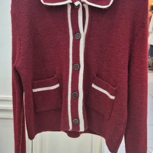 [BUNJANG] Fashion Store Wine Color Cardigan / 잠실역 매장 카라 니트 46,000원