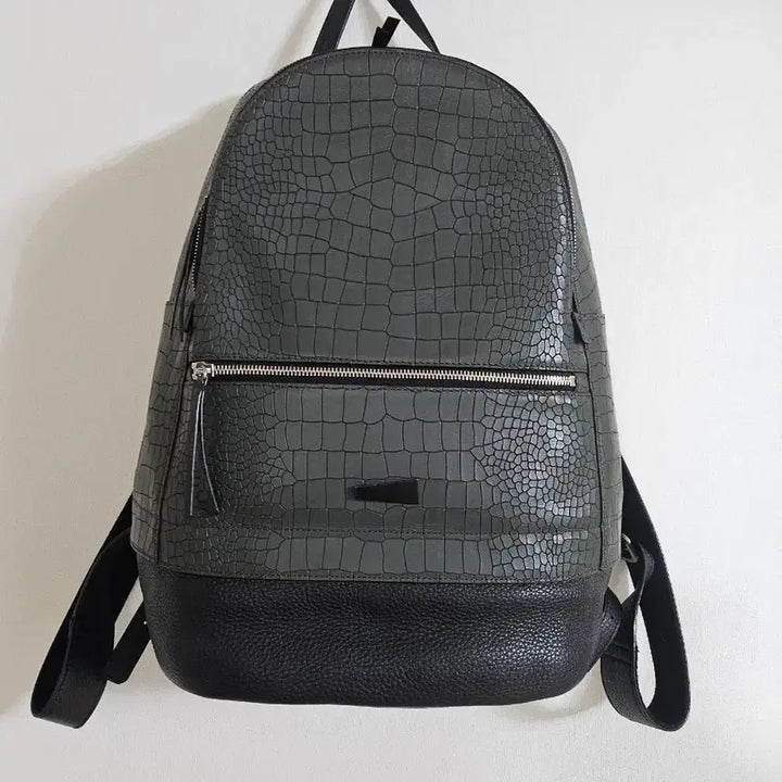 [BUNJANG] Loose and Lounge Laptop Backpack / 루즈앤라운지 가죽백팩(노트북전용수납가능) 남녀공용