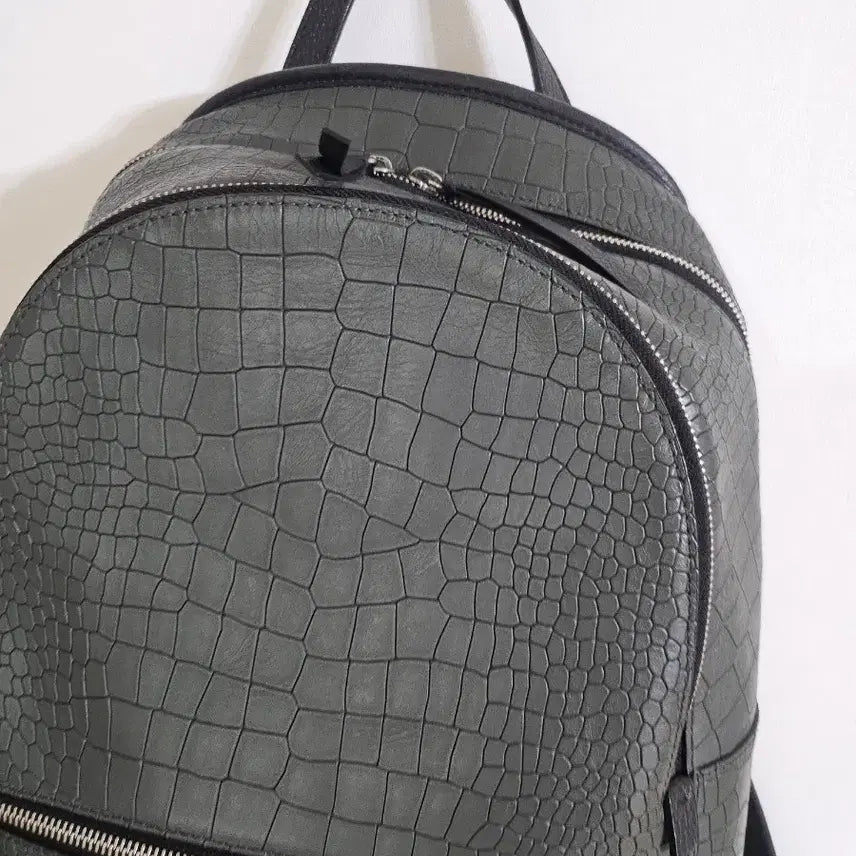 [BUNJANG] Loose and Lounge Laptop Backpack / 루즈앤라운지 가죽백팩(노트북전용수납가능) 남녀공용