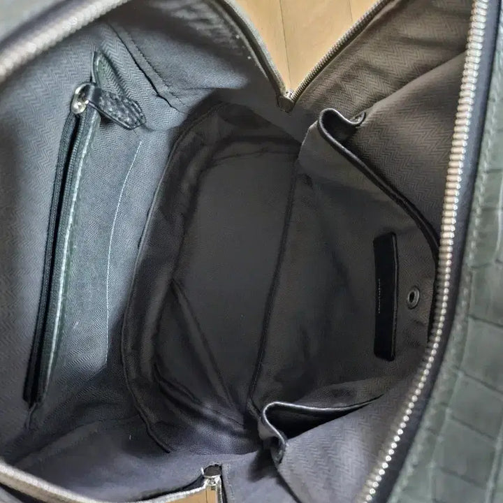 [BUNJANG] Loose and Lounge Laptop Backpack / 루즈앤라운지 가죽백팩(노트북전용수납가능) 남녀공용