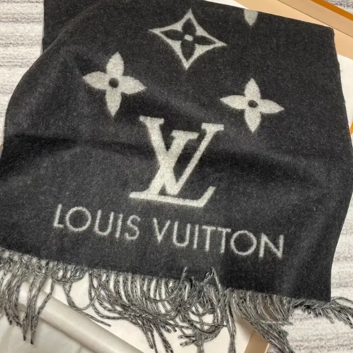 [BUNJANG] Louis Vuitton Classic Scarf / LV 클래식 스카프