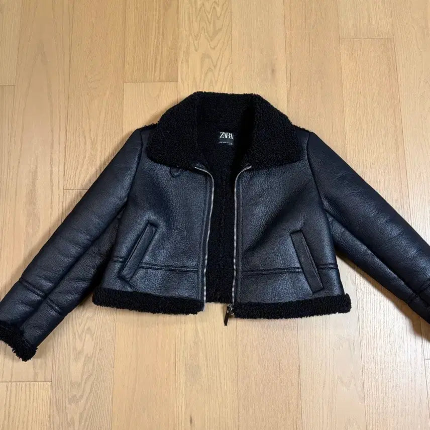 [BUNJANG] ZARA Leather Double-Faced Crop Mouton / 자라 레더 더블 페이스드 크롭 무스탕