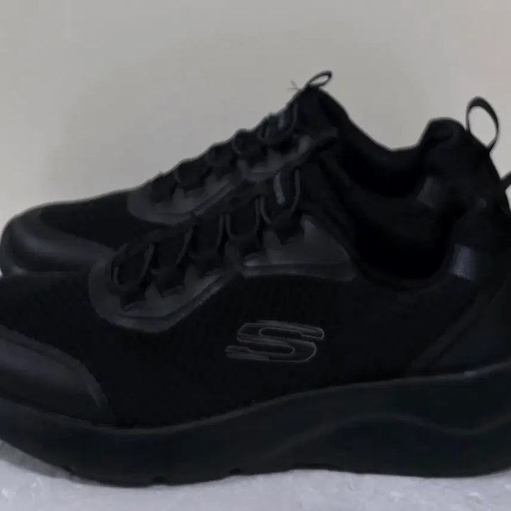 [BUNJANG] Skechers Dynamite 2.0 Triple Black Sneakers / [275] 스케쳐스 다이너마이트2.0 센터 트리플블랙ㅡ단종매물,최저가