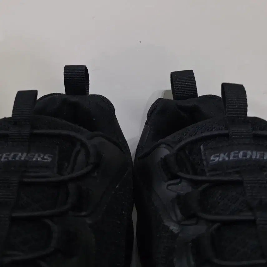 [BUNJANG] Skechers Dynamite 2.0 Triple Black Sneakers / [275] 스케쳐스 다이너마이트2.0 센터 트리플블랙ㅡ단종매물,최저가