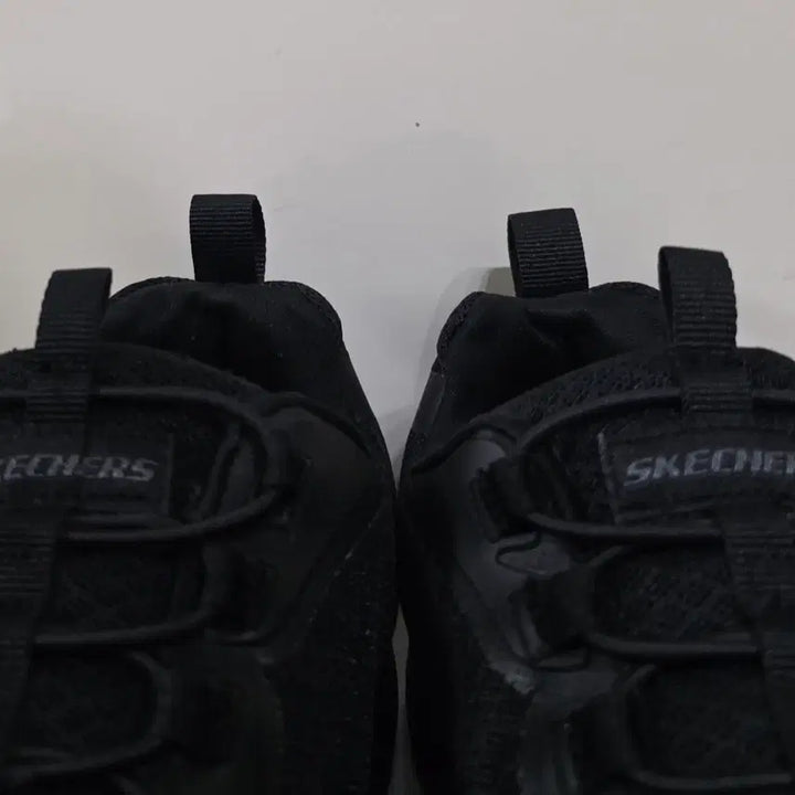 [BUNJANG] Skechers Dynamite 2.0 Triple Black Sneakers / [275] 스케쳐스 다이너마이트2.0 센터 트리플블랙ㅡ단종매물,최저가