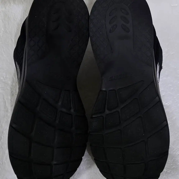 [BUNJANG] Skechers Dynamite 2.0 Triple Black Sneakers / [275] 스케쳐스 다이너마이트2.0 센터 트리플블랙ㅡ단종매물,최저가