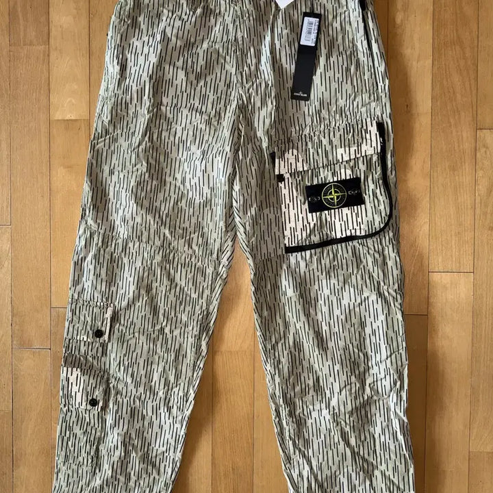 [BUNJANG] Stone Island Naslan Light Rain Camo Cargo Pants / (새제품) 스톤아일랜드 레인 카모 나슬란 라이트 카고 팬츠