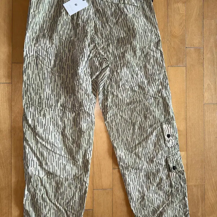 [BUNJANG] Stone Island Naslan Light Rain Camo Cargo Pants / (새제품) 스톤아일랜드 레인 카모 나슬란 라이트 카고 팬츠