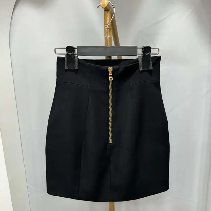 [BUNJANG] Balmain Button Detail Skirt (Size 36) / 백화점판 발망 버튼 디테일 스커트 36사이즈