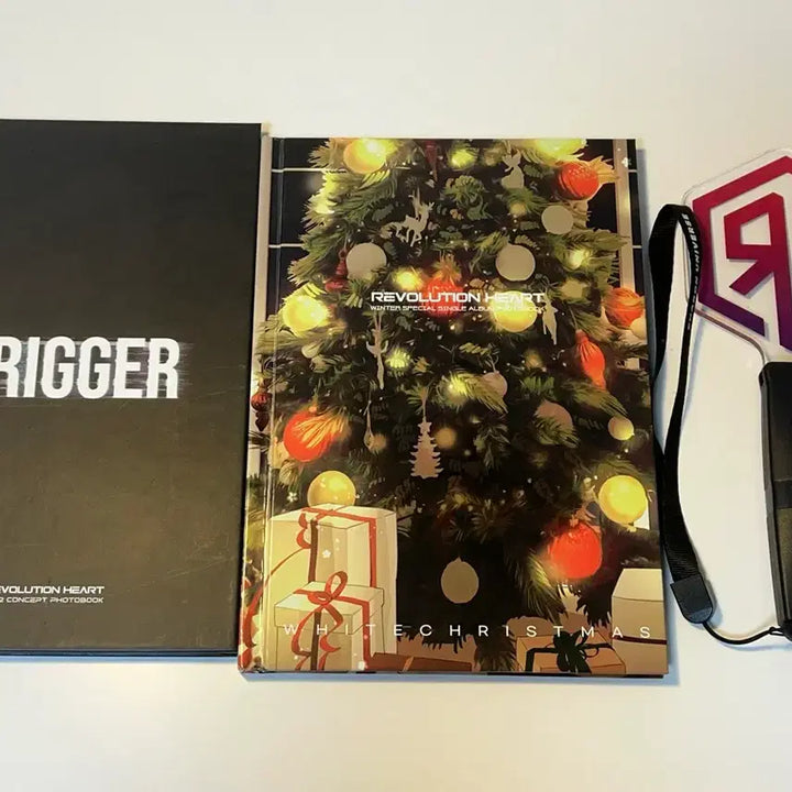 [BUNJANG] TripleS Revolution Heart Album + Light Stick Set / Revolution Heart 앨범 + 응원봉 세트 팔아요!