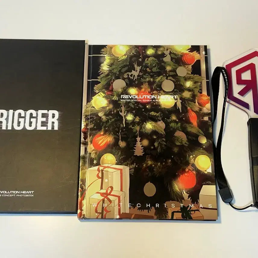 [BUNJANG] TripleS Revolution Heart Album + Light Stick Set / Revolution Heart 앨범 + 응원봉 세트 팔아요!