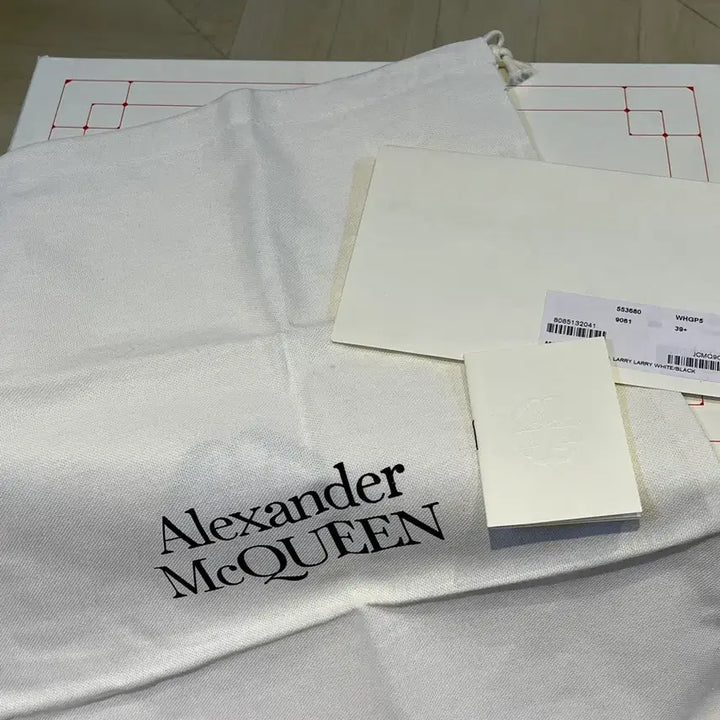 [BUNJANG] Alexander McQueen Oversized Sneakers White/Black / 알렉산더 맥퀸 오버솔 스니커즈 화이트/블랙