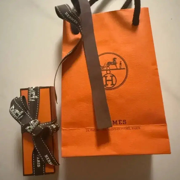 [BUNJANG] Hermes Rose Confetti Lip Enhancer / 에르메스 립 인핸서 27 로즈 콘패티