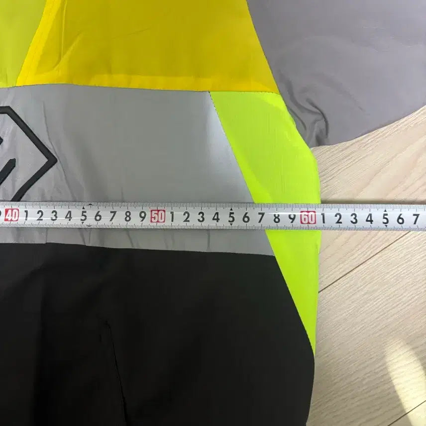 [BUNJANG] JNJ International JAJ Symbol Anorak Lime (Used) / 제이엔제이 인터네셔널 JAJ SYMBOL ANORAK LIME