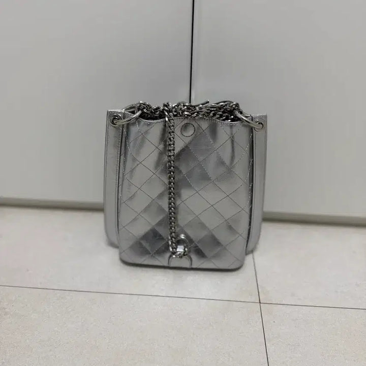 [BUNJANG] ADER Error Karma Bag Quilted Shoulder Bag Silver / 아더앤드 스테디샐러 카마백 퀄팅백 실버