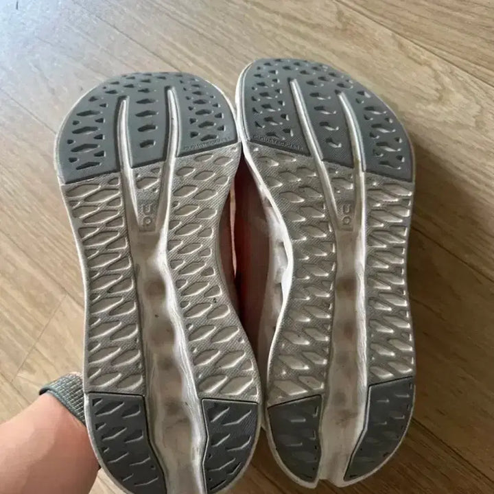 [SOLD OUT] On 러닝 | 온 러닝 | 클라우드서퍼 러닝화 275