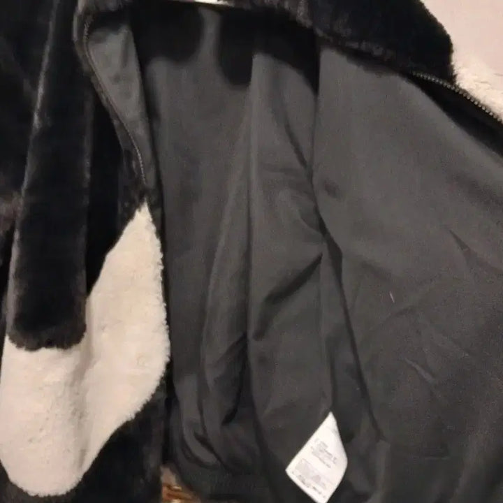 [BUNJANG] Nike Big Swoosh Black Faux Fur Jacket (XL) / 나이키 빅스우시 정품 여성 블랙 퍼 자켓 XL 사이즈