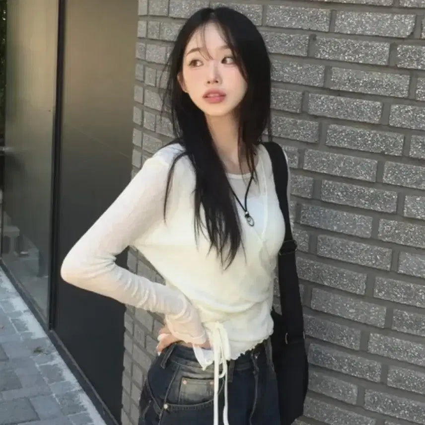 [BUNJANG] Avely Wrap Long Sleeve T-shirt Ivory / 에이블리 랩 긴팔티 아이보리