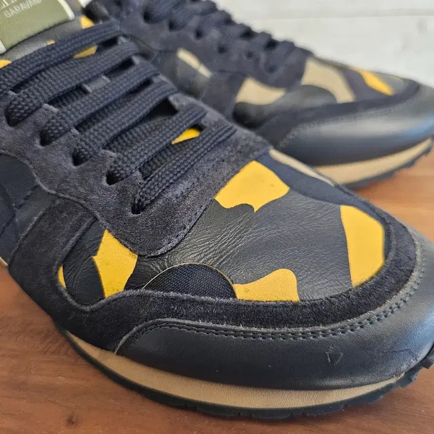 [BUNJANG] Valentino Garavani Rockrunner Camouflage Sneakers / 발렌티노 락러너 카모플라주 스니커즈 41사이즈