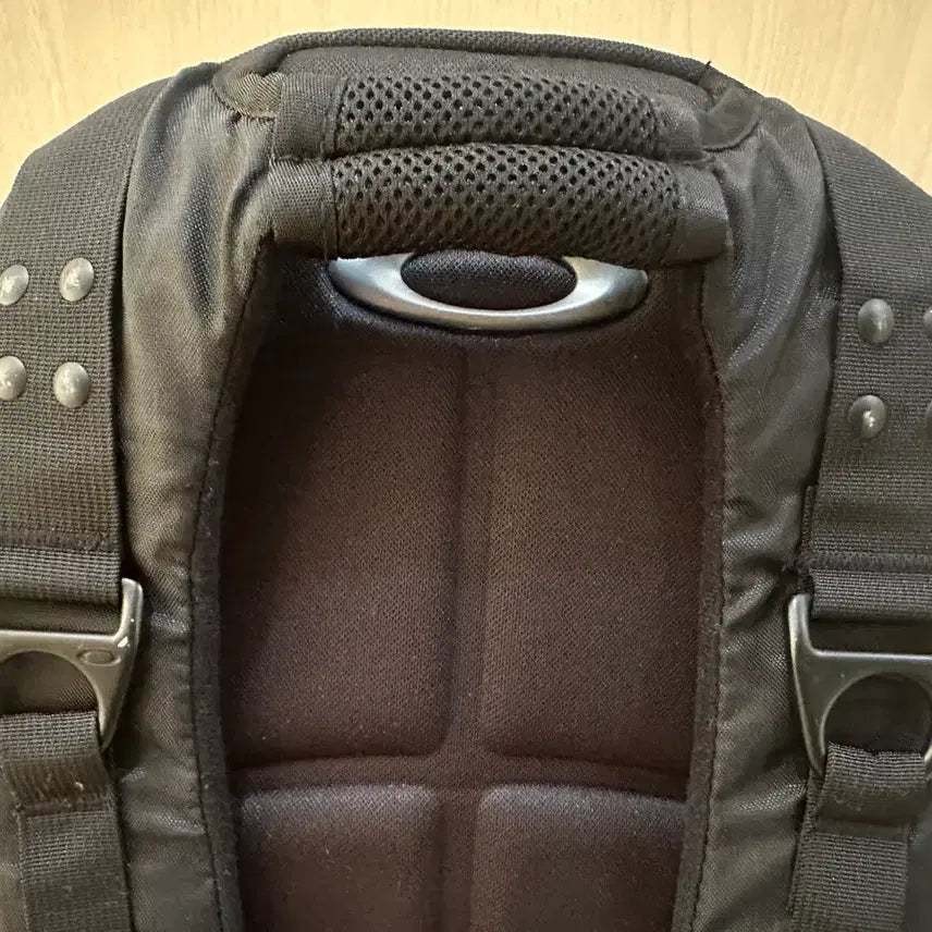 [BUNJANG] Oakley Icon 3.0 Technical Backpack Black / 오클리 아이콘 3.0 테크니컬 백팩 블랙