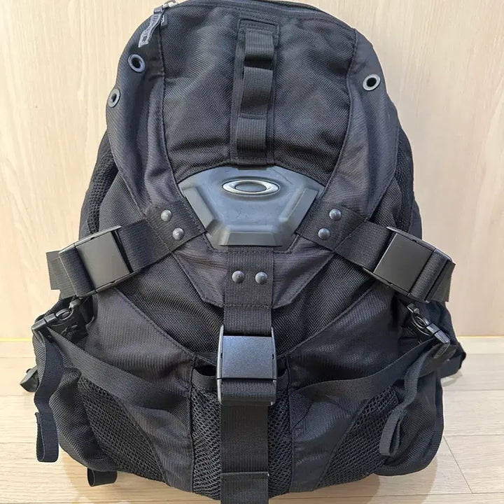 [BUNJANG] Oakley Icon 3.0 Technical Backpack Black / 오클리 아이콘 3.0 테크니컬 백팩 블랙