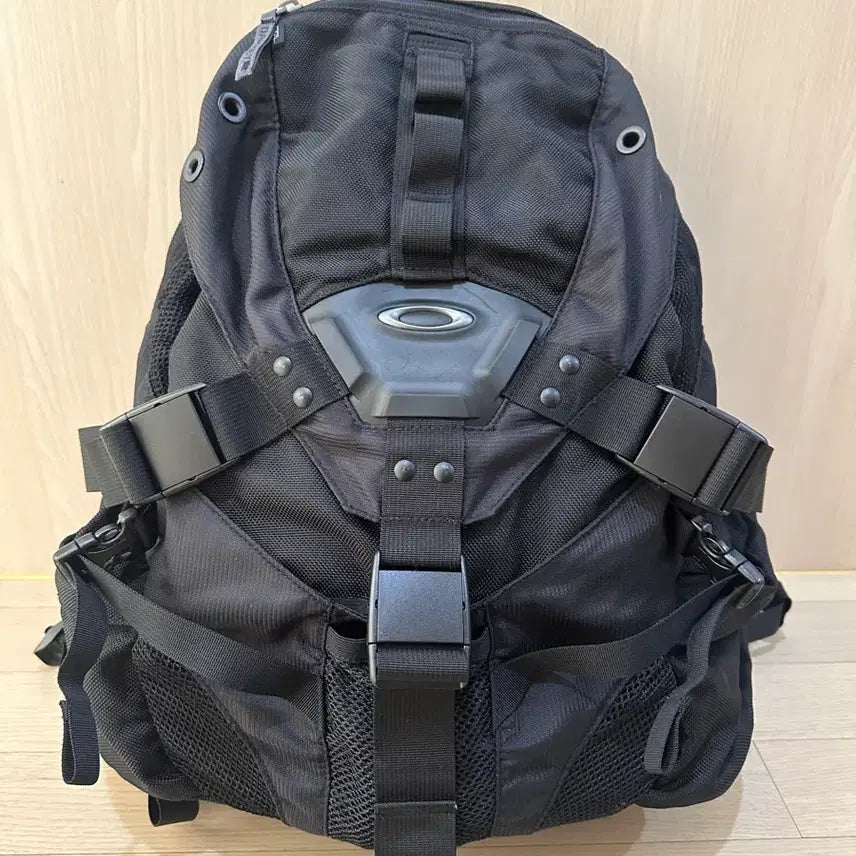 [BUNJANG] Oakley Icon 3.0 Technical Backpack Black / 오클리 아이콘 3.0 테크니컬 백팩 블랙