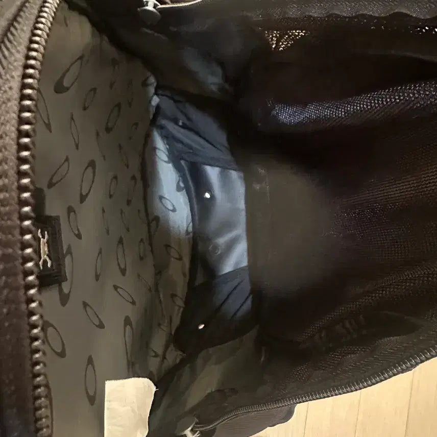 [BUNJANG] Oakley Icon 3.0 Technical Backpack Black / 오클리 아이콘 3.0 테크니컬 백팩 블랙