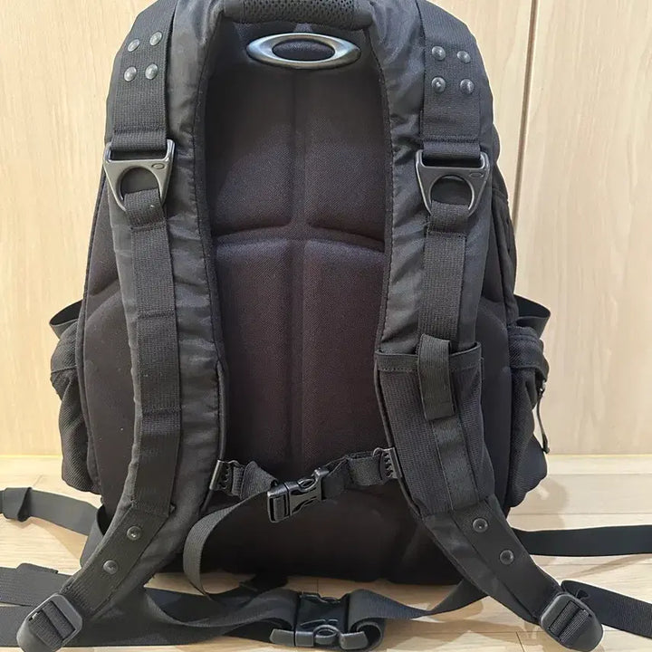 [BUNJANG] Oakley Icon 3.0 Technical Backpack Black / 오클리 아이콘 3.0 테크니컬 백팩 블랙