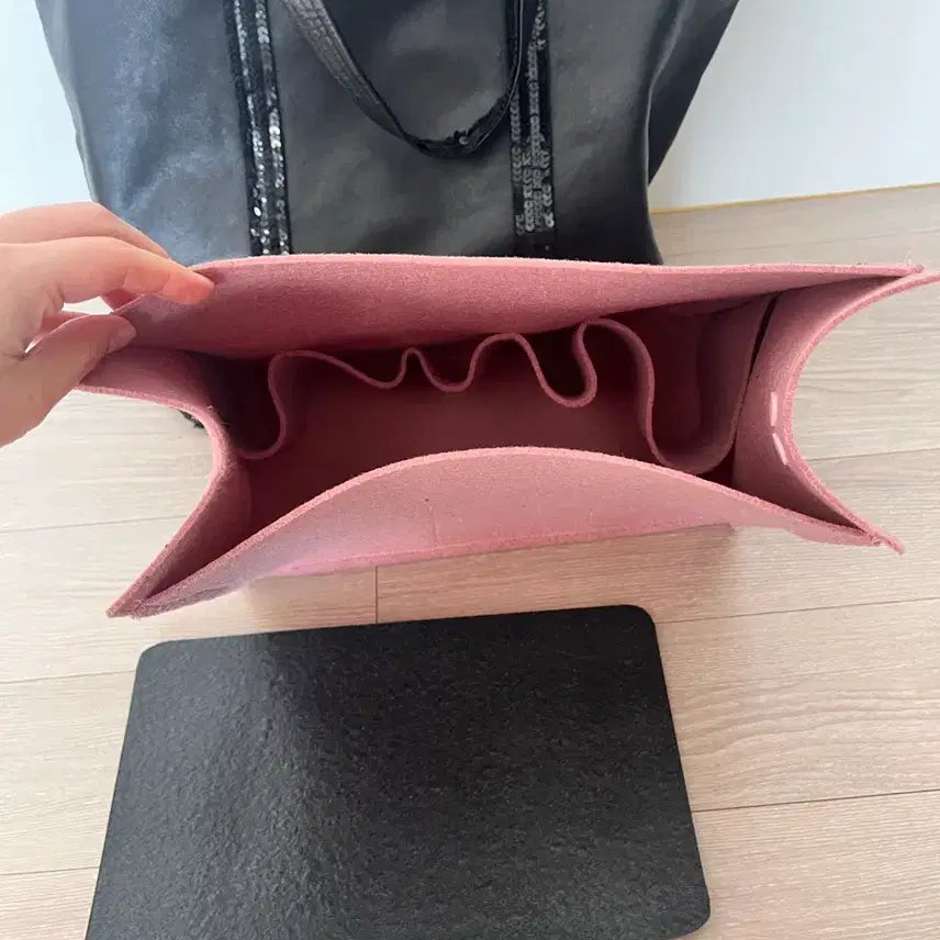 [BUNJANG] Vanessa Bruno Leather Sequin Tote Bag / [정품] 바네사브루노 가죽 스팽글 토드백