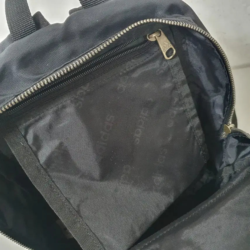 [BUNJANG] Adidas Black Mini Backpack / No.26012804 아디다스 블랙 미니백팩 가방