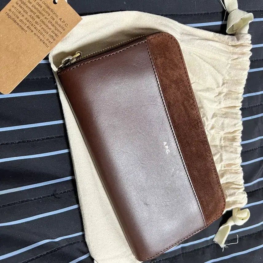[BUNJANG] A.P.C. Brown Suede Wallet / A.P.C. 브라운 스웨이드 지갑