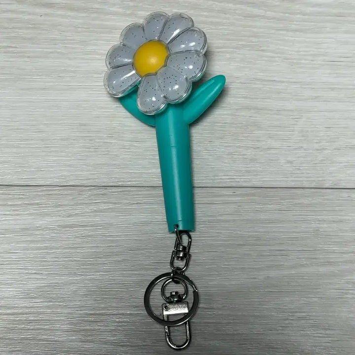 [BUNJANG] G-DRAGON Official Lightstick Keyring / G-DRAGON 미니 응원봉 키링 공식 굿즈